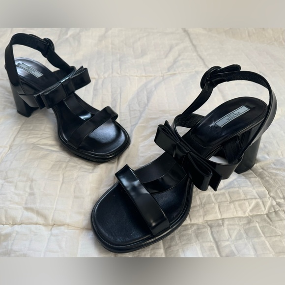 PRADA Black Patent Leather T-Strap Sandals with Bow Detail Block Heel Size 40 - Picture 3 of 15